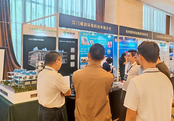 綠潤科技展位更是人氣爆棚，咨詢不斷